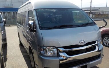 Toyota Hi-Ace 2021