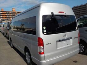 Toyota Hi-Ace 2021