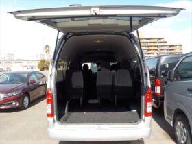 Toyota Hi-Ace 2021