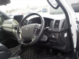 Toyota Hi-Ace 2022