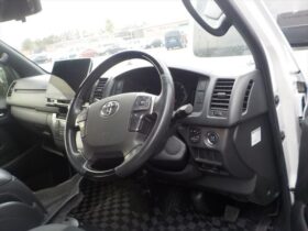 Toyota Hi-Ace 2022