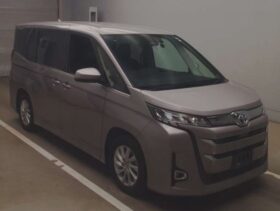 Toyota Noah 2022