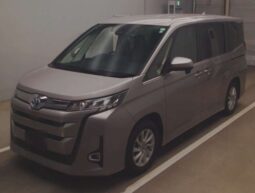 Toyota Noah 2022
